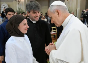 Jóvenes de Gaza hallan esperanza académica en Roma, acogidos y saludados por el Papa León XIV