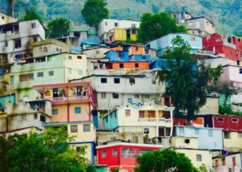 Obispo haitiano implora ayuda y oración global ante crisis; Papa León XIV se involucra en busca de paz