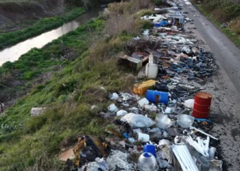 León XIV llevará consuelo y un llamado a la acción a la castigada “Tierra de los Fuegos” italiana