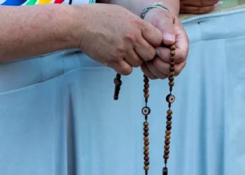 Papa León XIV convoca un rosario mundial por la paz desde el Vaticano