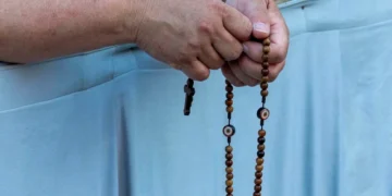 Papa León XIV convoca un rosario mundial por la paz desde el Vaticano