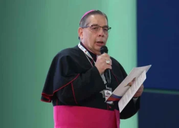 Arzobispo de Quito convoca a la Iglesia a “jugar en equipo” por la evangelización, usando metáfora mundialista