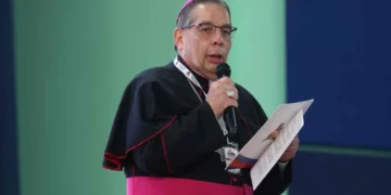 Arzobispo de Quito convoca a la Iglesia a “jugar en equipo” por la evangelización, usando metáfora mundialista