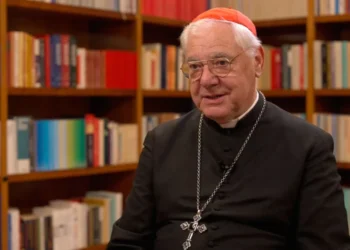 Cardenal Müller califica de cismáticas las ordenaciones episcopales de la FSSPX y defiende la autoridad del Papa León