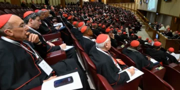 León XIV lidera consistorio extraordinario en el Vaticano para abordar los desafíos globales de la Iglesia