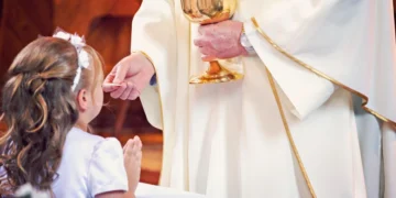 Diócesis de Torreón extiende a dos años la catequesis de Primera Comunión para fortalecer la fe