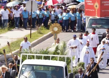 Diócesis de Stella Maris celebra su primer Corpus Christi con masiva participación y un llamado a la paz