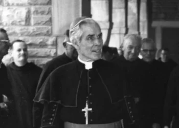 León XIV impulsa la evangelización global en un mundo dividido y destaca el legado misionero de Fulton Sheen