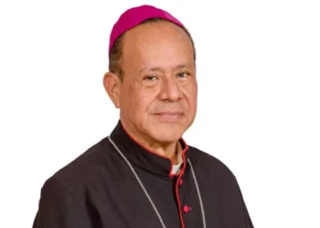 Dictadura nicaragüense retiene a Mons. Abelardo Mata tras Misa en apoyo a la Iglesia perseguida