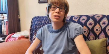Encuentro en Madrid: Olga Elvira, joven con autismo, cumple su sueño de abrazar al papa León XIV