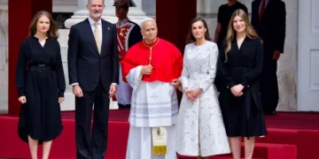 Visita del Papa León XIV a España: la reina Letizia y el histórico privilegio del blanco