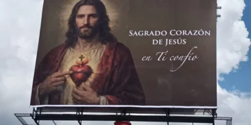 Mensaje de fe y paz: laicos mexicanos promueven el Sagrado Corazón de Jesús en espectaculares