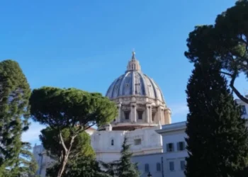Papa León XIV designa a María Montserrat Alvarado, primera mujer laica, al frente de Comunicación del Vaticano