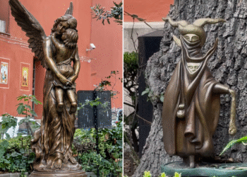 Roban esculturas de bronce y placas conmemorativas de histórica parroquia en Ciudad de México