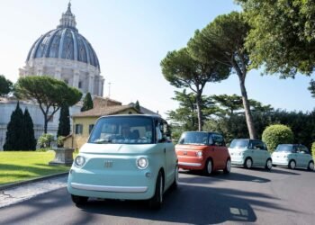 Papa León XIV impulsa la conversión ecológica del Vaticano con una nueva flota eléctrica Fiat