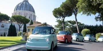 Papa León XIV impulsa la conversión ecológica del Vaticano con una nueva flota eléctrica Fiat