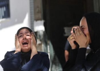 Gaza: bombardeos israelíes impactan cerca de hospital, avivando la crisis humanitaria pese al alto el fuego
