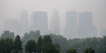 La Iglesia católica moviliza ayuda humanitaria ante la ola de incendios en Norteamérica