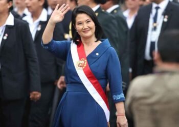 Keiko Fujimori jura como presidenta de Perú y promete política social integral y seguridad