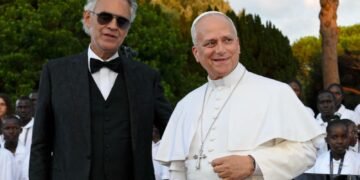 El Papa León XIV y Andrea Bocelli unen la música y la fe en un llamado por la paz