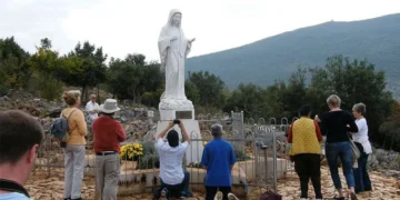 Vandalismo en Medjugorje: Incendian altar y atacan imágenes marianas; la Iglesia llama a la paz