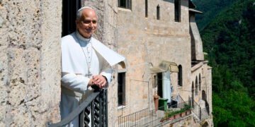 El Papa León XIV recorre históricos santuarios de Italia en jornada de peregrinación estival