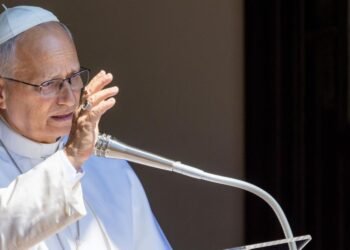León XIV advierte sobre vientos de guerra y aboga por el diálogo para la paz mundial