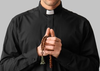 Refugiado bosnio de origen musulmán es ordenado sacerdote católico en Alemania