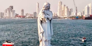 Colombia celebra con fervor a la Virgen del Carmen en procesiones náuticas y fluviales