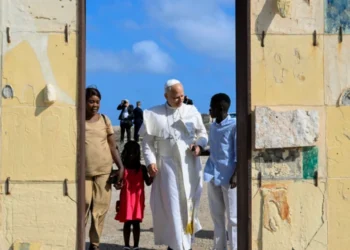 El Papa León XIV en Lampedusa: un llamado urgente a la compasión frente a la crisis migratoria