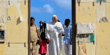 El Papa León XIV en Lampedusa: un llamado urgente a la compasión frente a la crisis migratoria