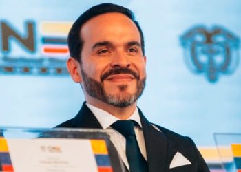 Cali acoge histórica investidura presidencial de De la Espriella; la Iglesia invoca guía del Papa León XIV