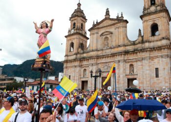 Bogotá establece el Día de la Oración: polémica entre libertad religiosa y Estado laico