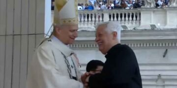 León XIV y el padre Arturo Sosa consolidan diálogo en el Vaticano tras nueva audiencia