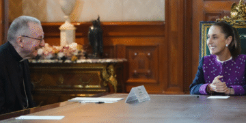Presidenta Sheinbaum reitera invitación al papa León XIV; Pontífice prioriza Sudamérica antes de visitar México