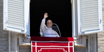 Papa León XIV exhorta a redescubrir la bendición de la mesa como reflejo de la Eucaristía y el compartir