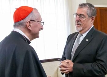 Cardenal Parolin refuerza lazos con Guatemala y la Iglesia; invitan a Papa León XIV