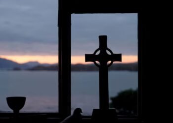 El Papa León XIV une diócesis en Irlanda mientras la Iglesia global enfrenta múltiples desafíos