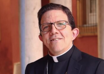 Obispo Valdivia aborda la crisis migratoria de Ceuta y el apoyo del Papa León XIV