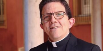 Obispo Valdivia aborda la crisis migratoria de Ceuta y el apoyo del Papa León XIV