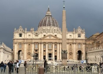 León XIV elimina el “munus petrino” de la Constitución vaticana, redefiniendo el poder del Papa