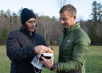 Bear Grylls y los actores de “The Chosen” exploran fe y supervivencia en una nueva serie
