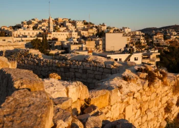 Creciente violencia de colonos en Taybeh, la última aldea cristiana de Cisjordania, alarma al párroco local